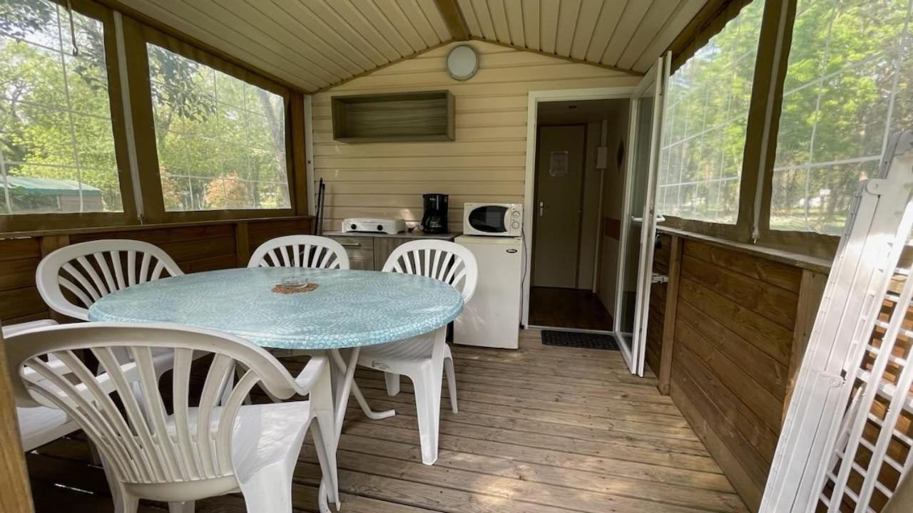 Camping Du Lion Bourg-Saint-Andéol Eksteriør billede