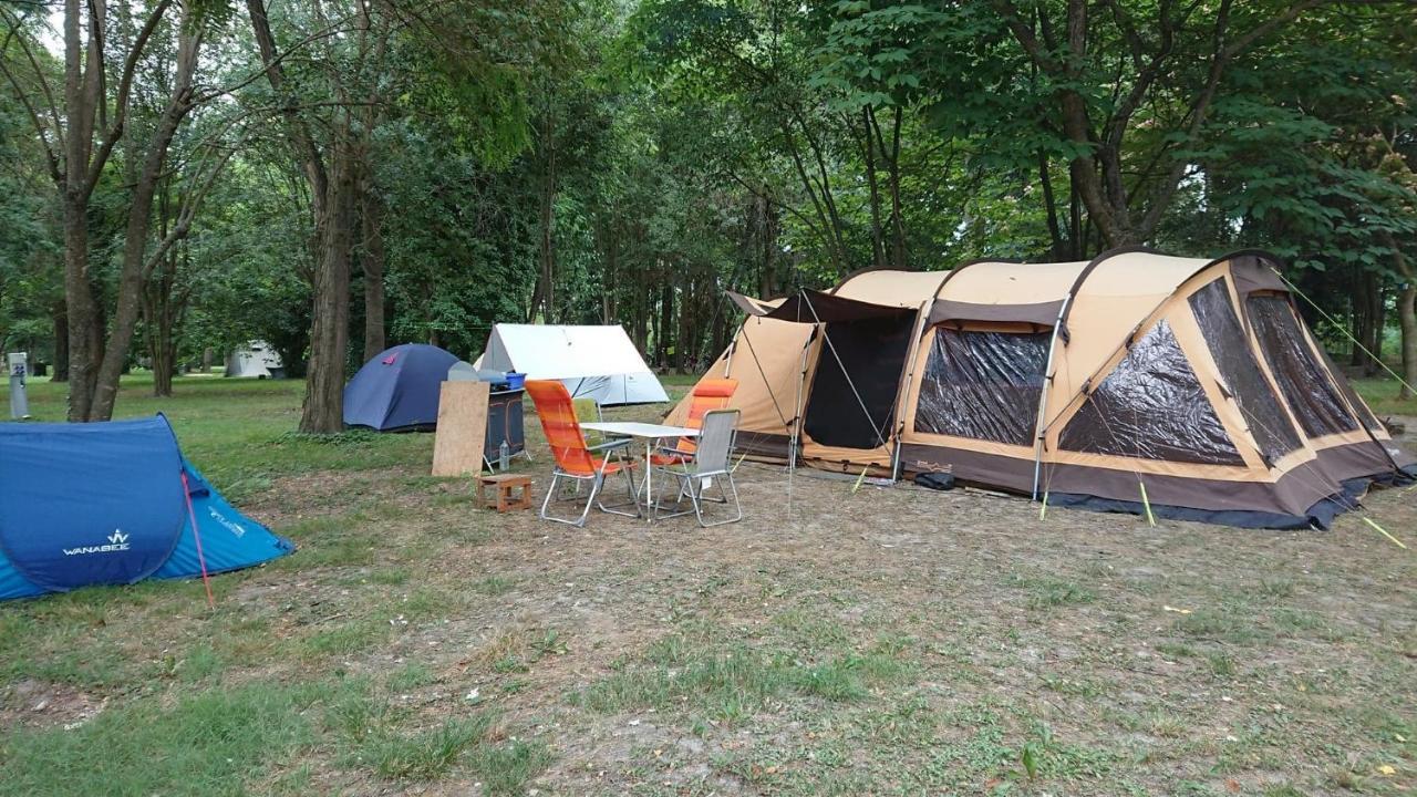 Camping Du Lion Bourg-Saint-Andéol Eksteriør billede
